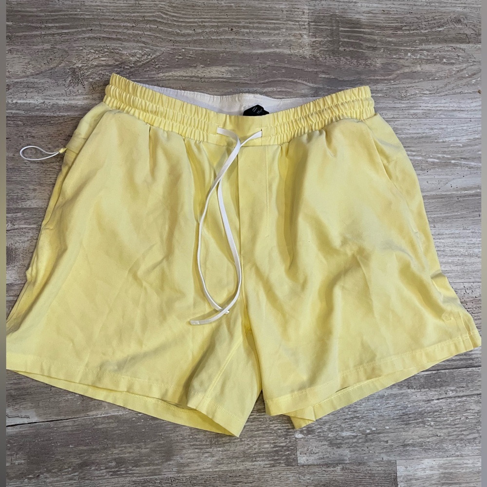 Lululemon mens swim/sports shorts with liner size small